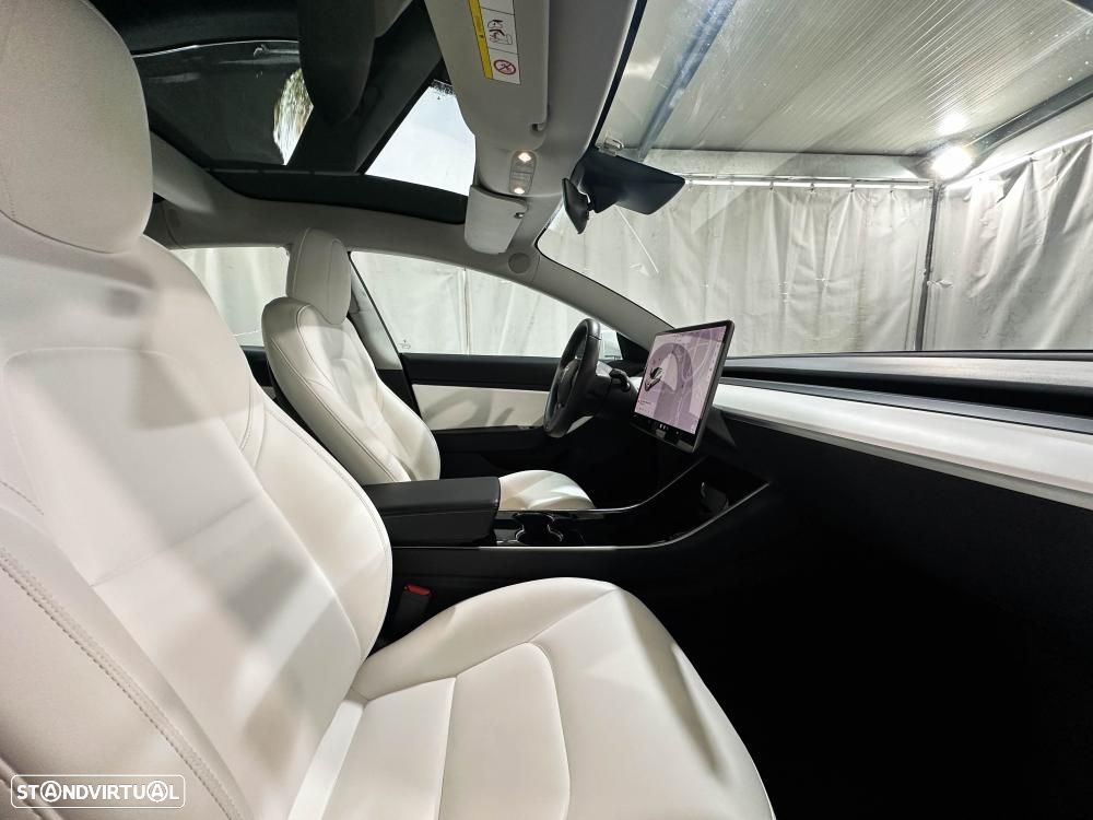 Tesla Model 3 Performance Dual Motor AWD - 31