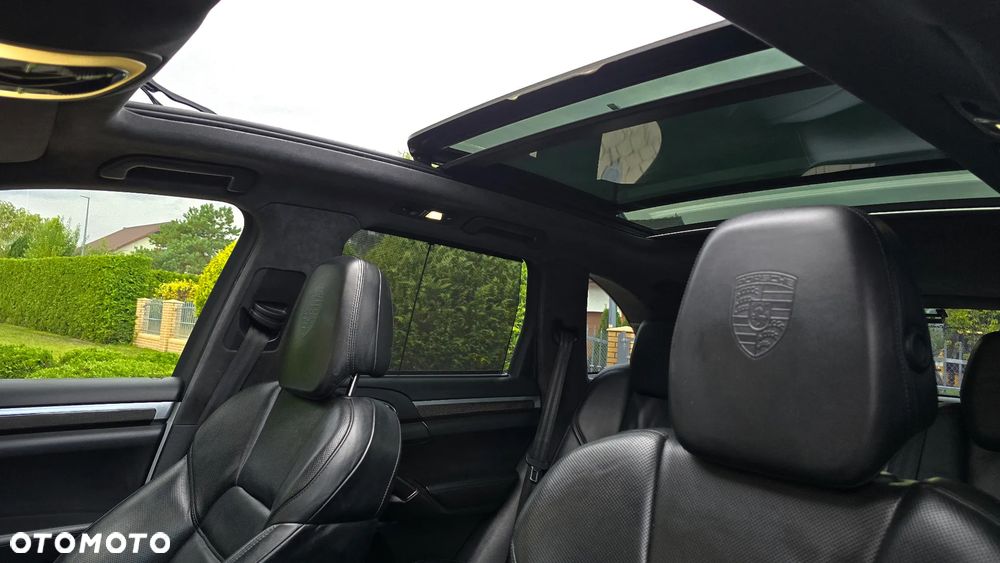 Porsche Cayenne Turbo - 34