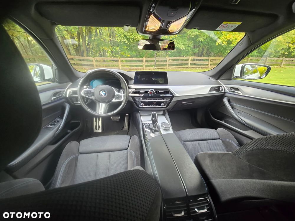 BMW Seria 5 520d xDrive - 18