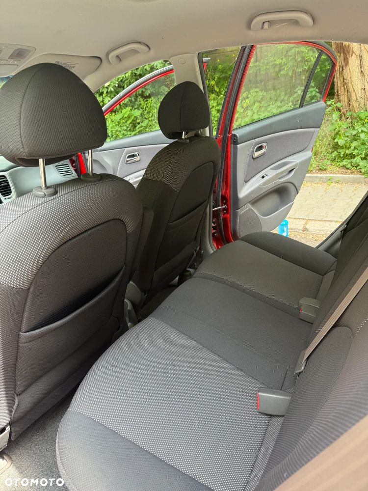 Kia Rio 1.6 Sport - 23