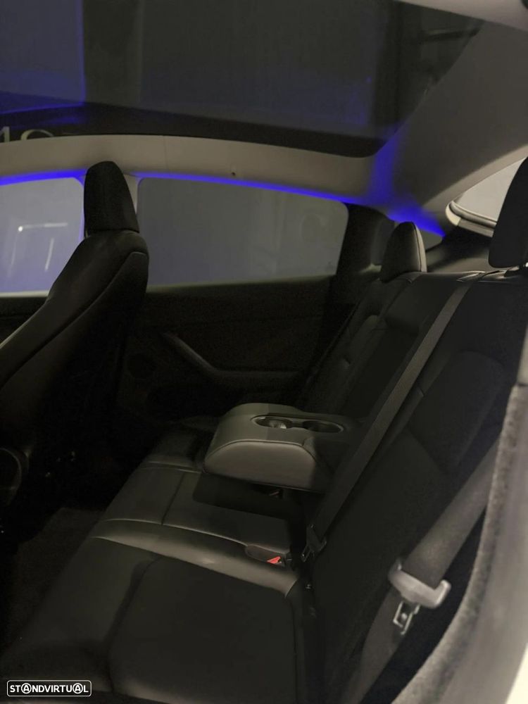 Tesla Model Y Long Range Dual Motor AWD - 23