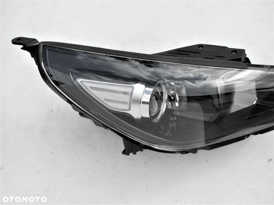 HYUNDAI i30 2017 2018 2019 Reflektor 10 PIN OE - 12