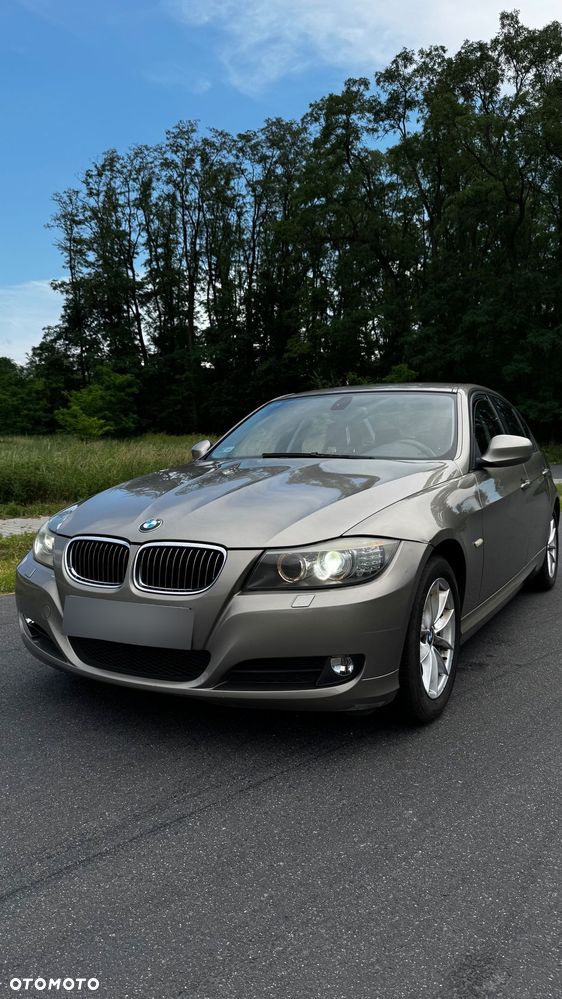 BMW Seria 3 318i - 4