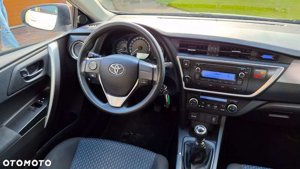 Toyota Auris 1.33 VVT-i Terra - 19