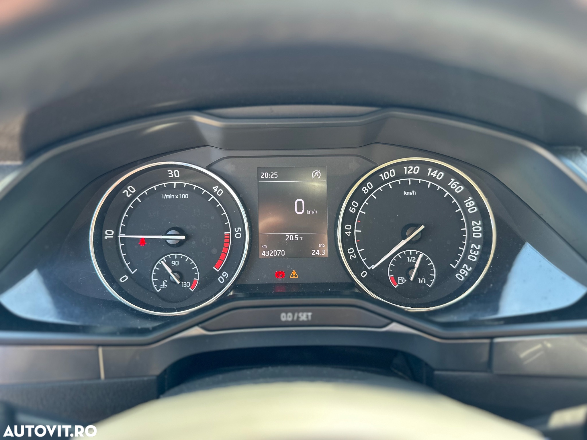 Skoda Superb 2.0 TDI Active - 14