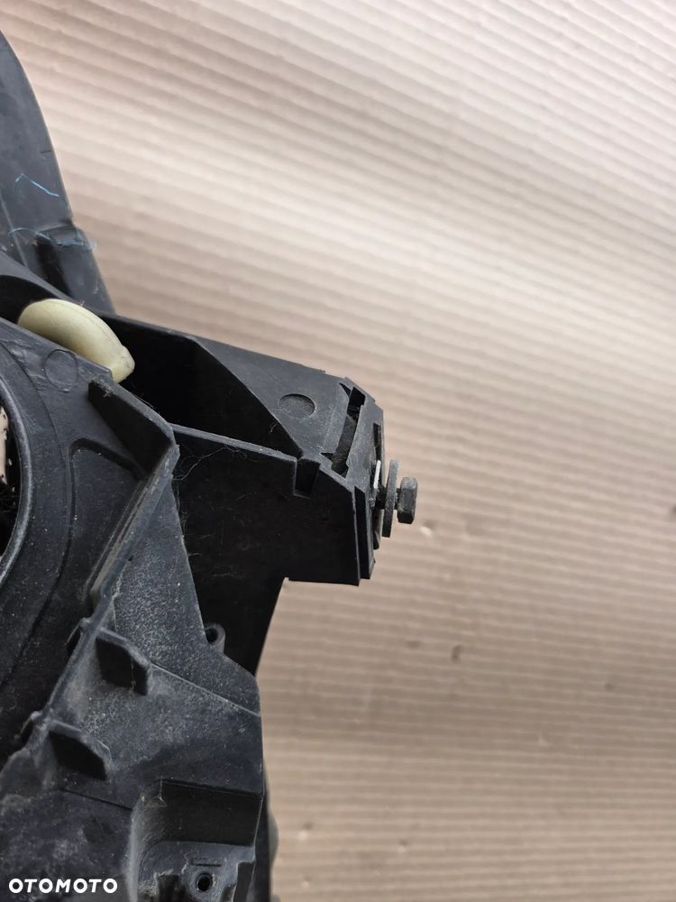 Lampa przednia prawa Peugeot Expert III - 8