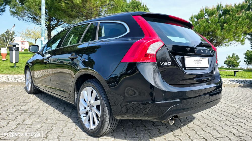 Volvo V60 2.0 D3 Summum - 14