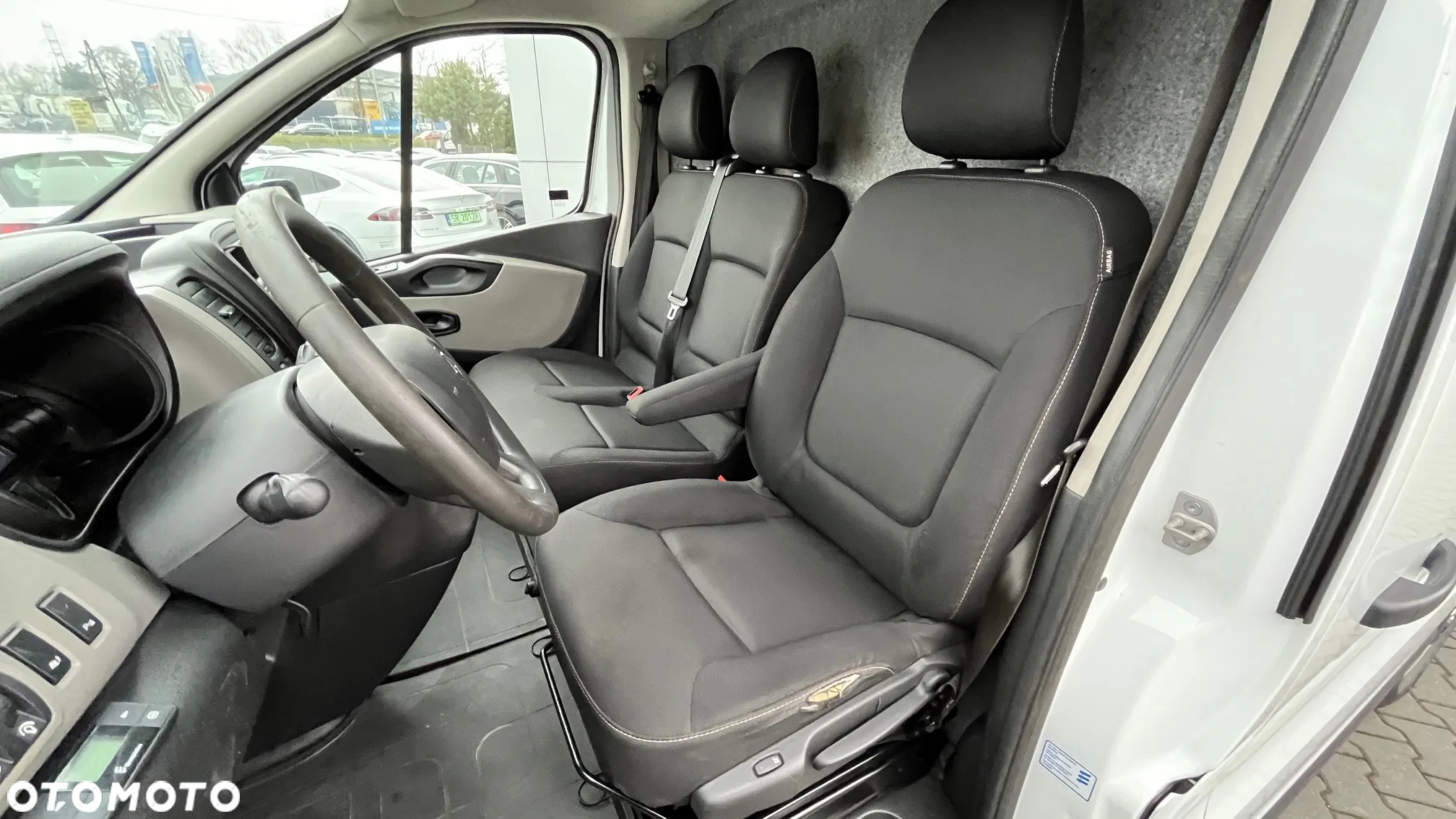 Renault Trafic Blaszak Zabudowa - 19
