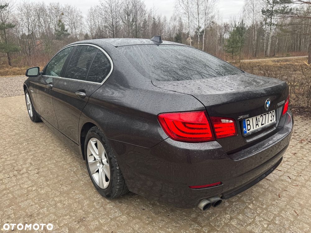 BMW Seria 5 528i xDrive Luxury Line - 7