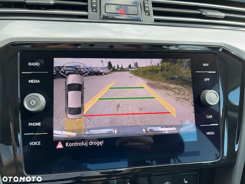 Volkswagen Passat - 30