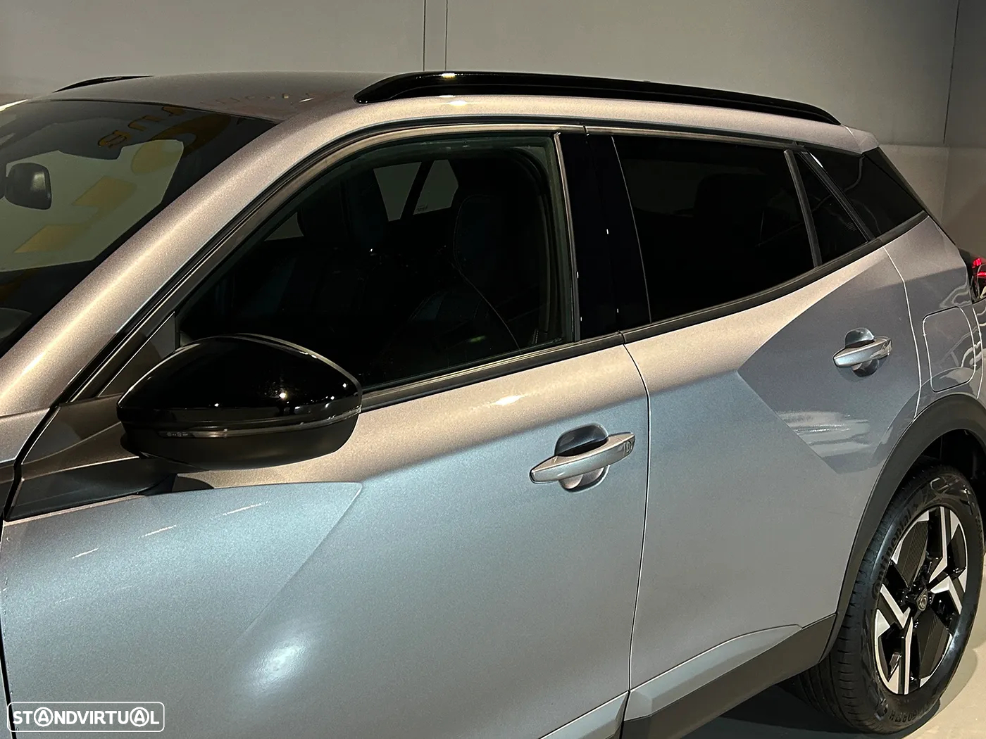 Peugeot 2008 1.2 PureTech Allure EAT8 - 11