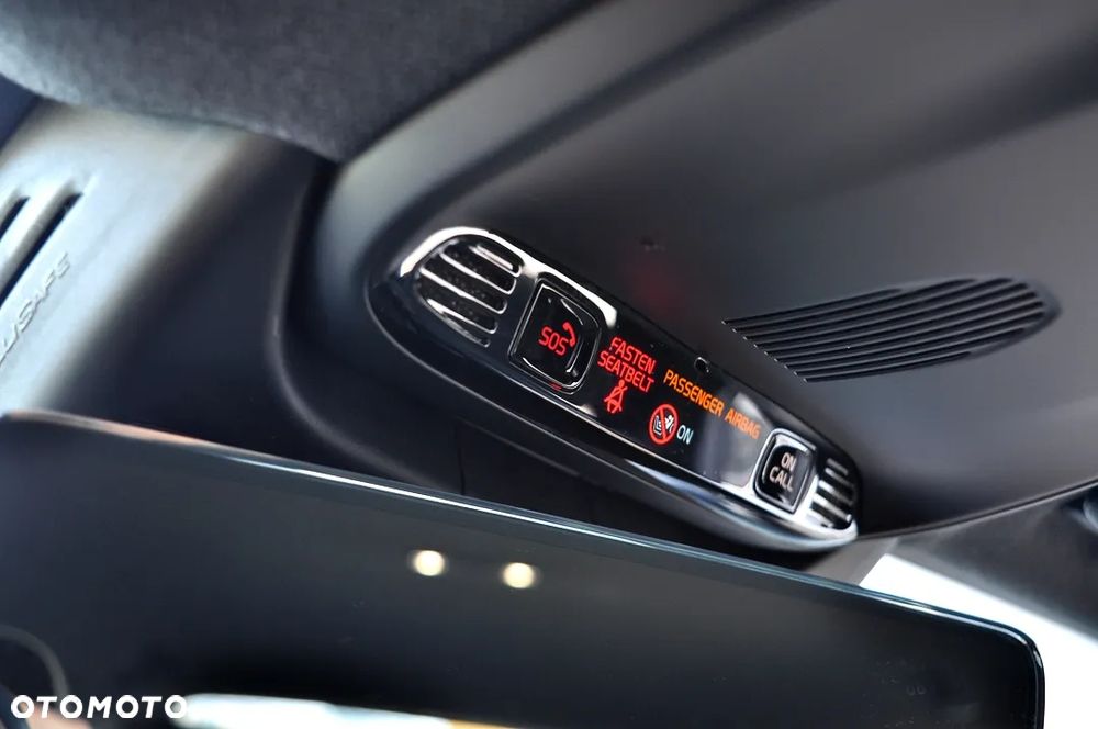 Volvo XC 40 T3 R-Design - 30