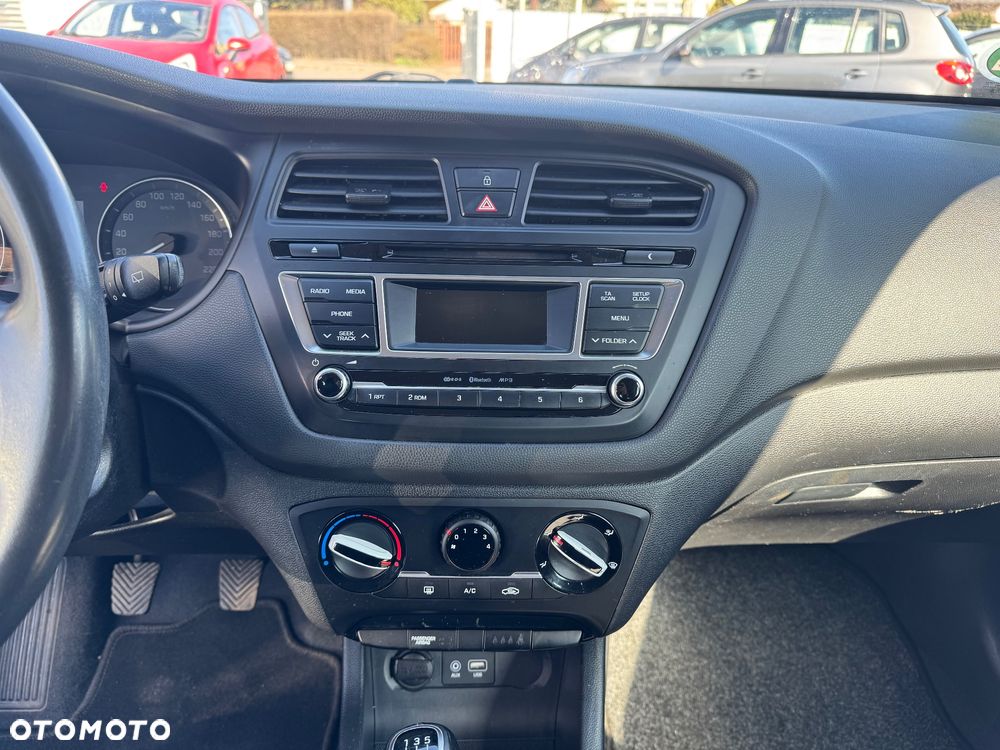 Hyundai i20 blue 1.2 YES Gold - 13