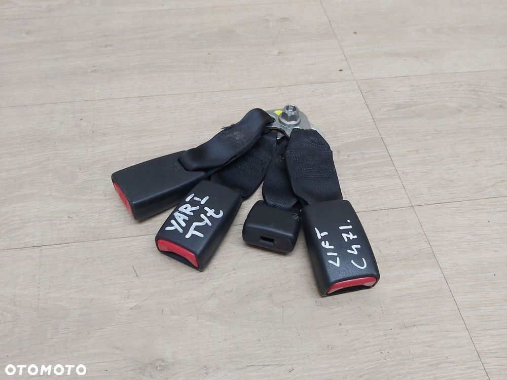Toyota Yaris I LIFT 03 - 05r zapinka pasa tył trzeciego pas centralny - 1
