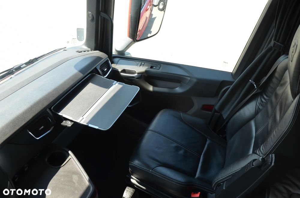 Scania S 580 / V8 / FULL AIR / KLIMA P. / NAVI /FULL LED / ACC / 8283 - 18