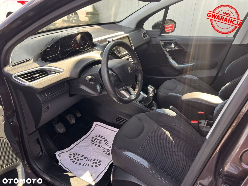 Peugeot 208 - 21