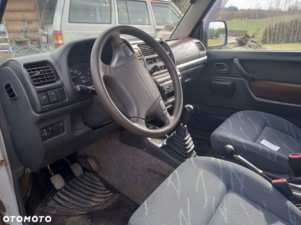 Suzuki Jimny 1.3 - 5