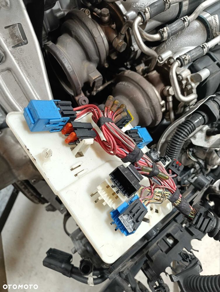 Kompletny silnik BMW M5 F10 4.4 V8 S63B44B - 7