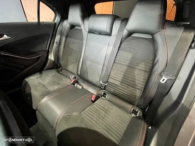 Mercedes-Benz A 45 AMG 4Matic Speedshift 7G-DCT - 34