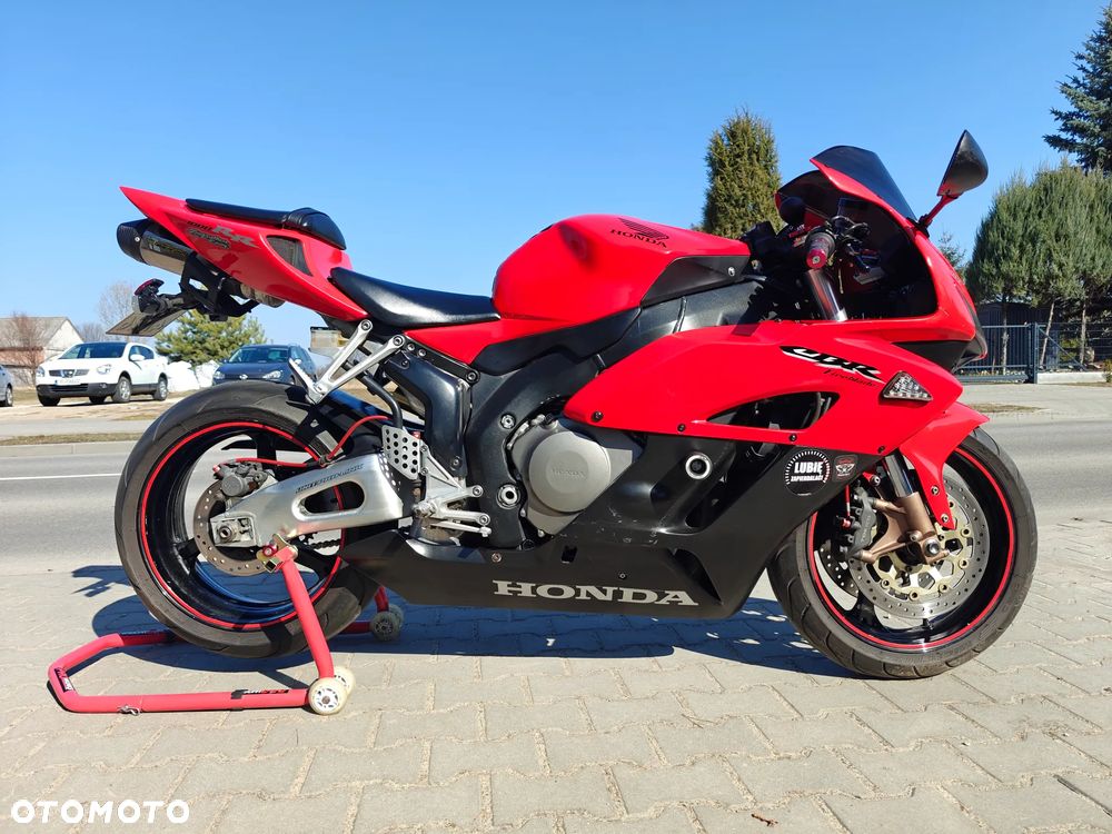 Honda CBR - 3