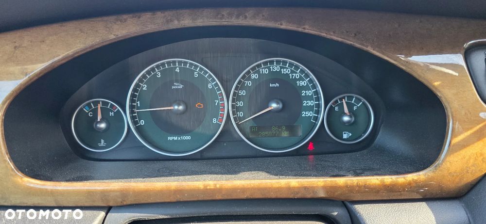 Jaguar X-Type 2.5 High - 12