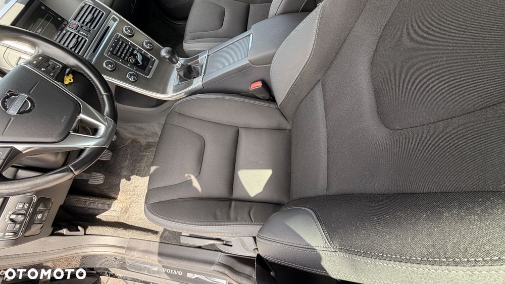 Volvo XC 60 D4 AWD Momentum - 9