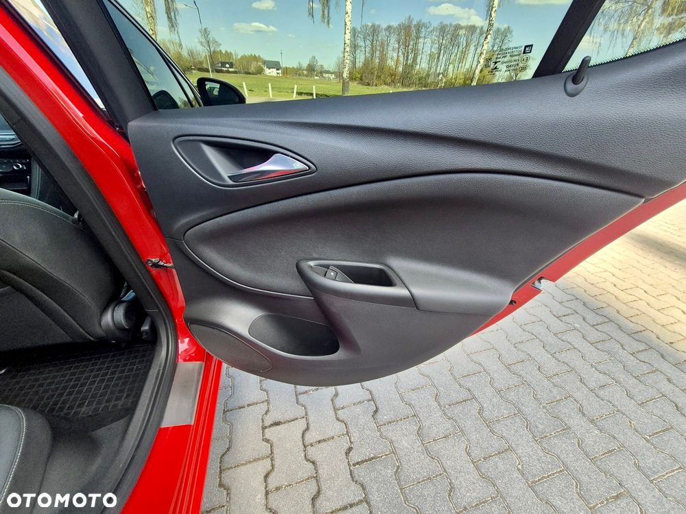 Opel Astra 1.6 T Dynamic S&S - 25