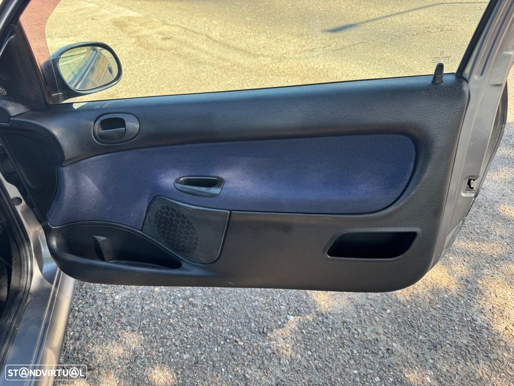 Peugeot 206 1.1 XT - 12