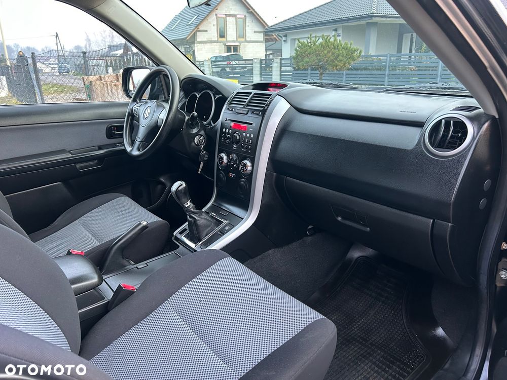 Suzuki Grand Vitara 1.6 - 9