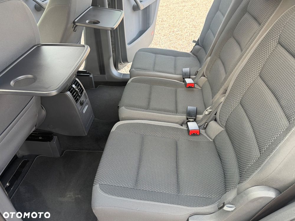 Volkswagen Touran 2.0 TDI DPF MATCH - 19