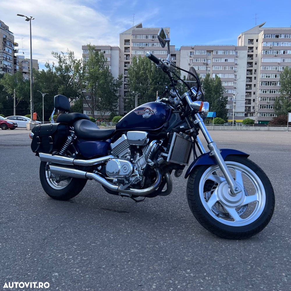 Honda VF 750C Magna - 2