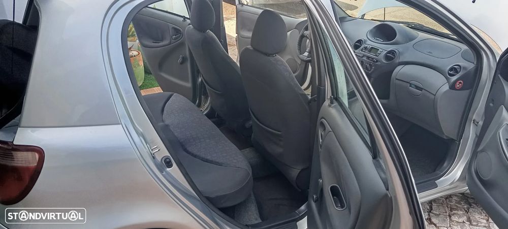 Toyota Yaris 1.0 Terra DA+ABS+CD+AC - 12