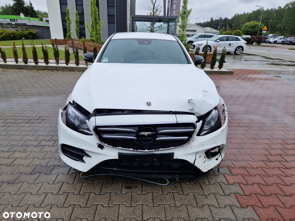 Mercedes-Benz Klasa E 220 d 4-Matic Business Edition 9G-TRONIC - 7