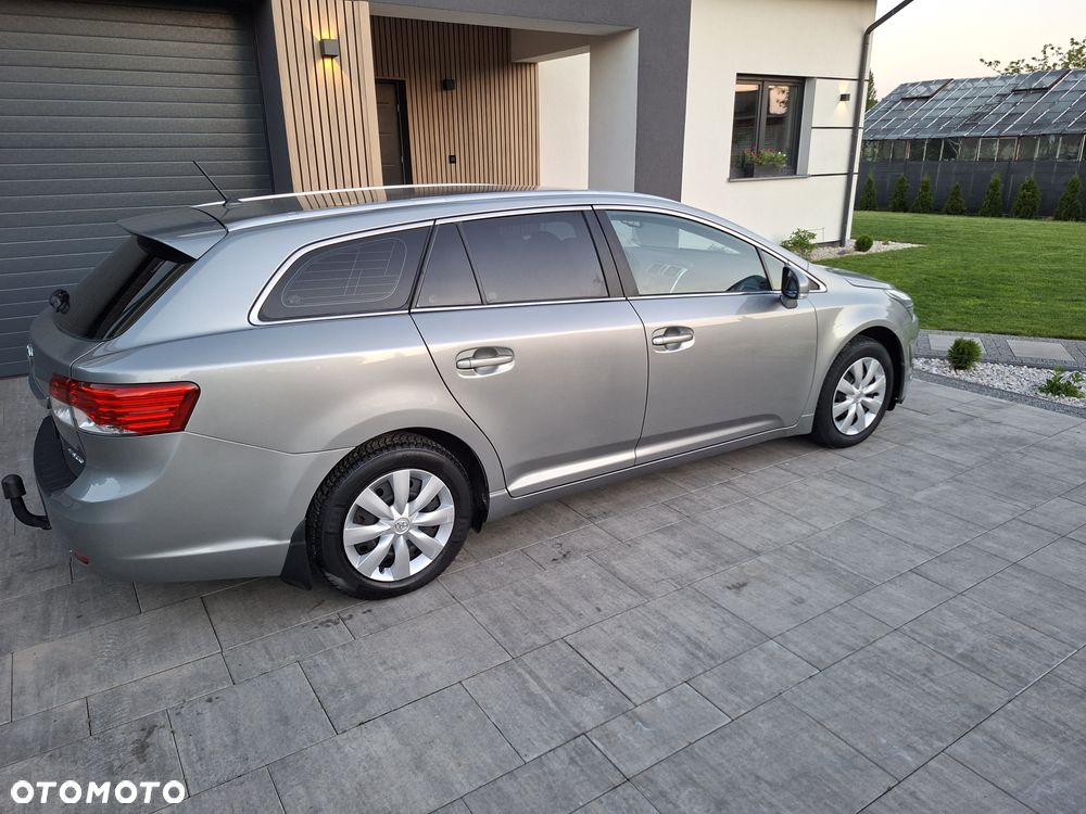 Toyota Avensis - 5