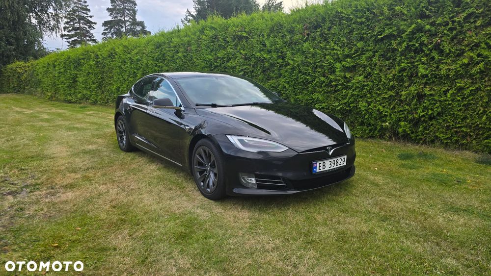 Tesla Model S - 9