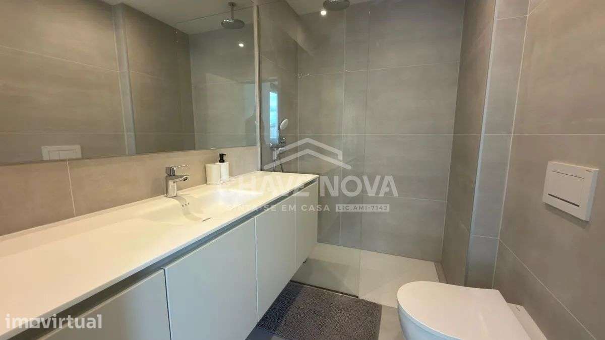 Apartamento T3 Novo c/ 2 Lugares de Garagem em Oliveira do Douro - Grande imagem: 5/28