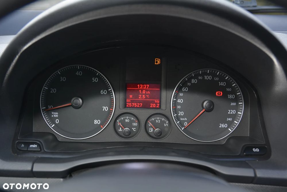 Volkswagen Golf 1.6 FSI Trendline - 14