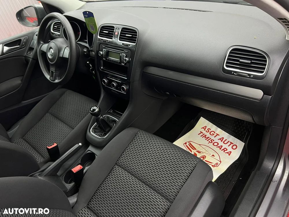Volkswagen Golf - 10