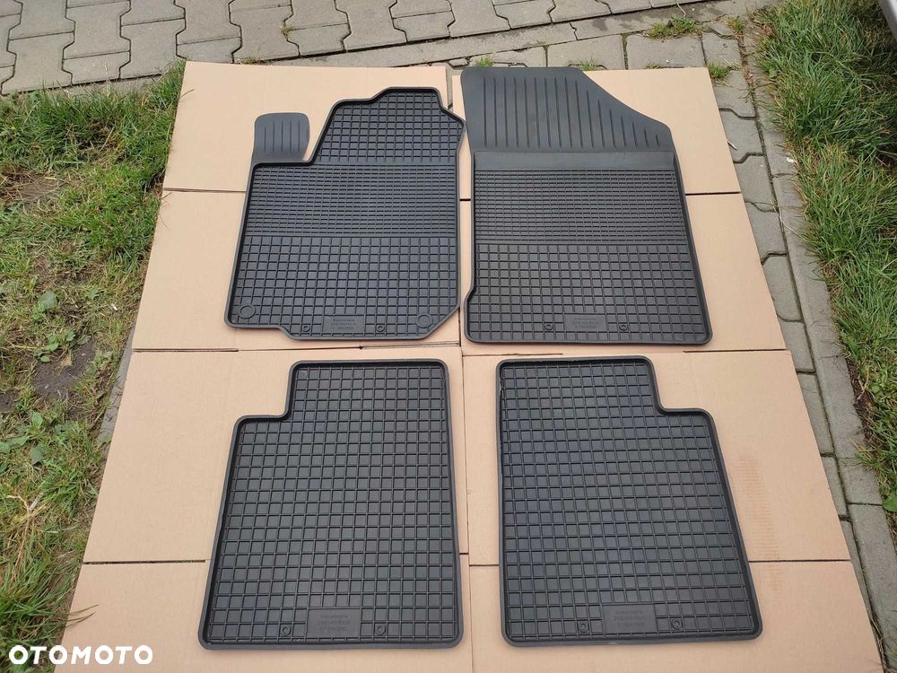 OPEL VECTRA C SEDAN od 02r-08r NOWE Dywaniki gumowe dopasowane korytka - 1