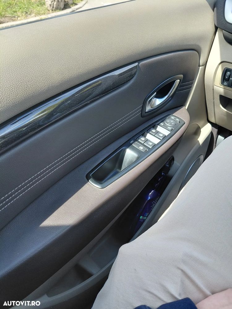 Renault Scenic - 11