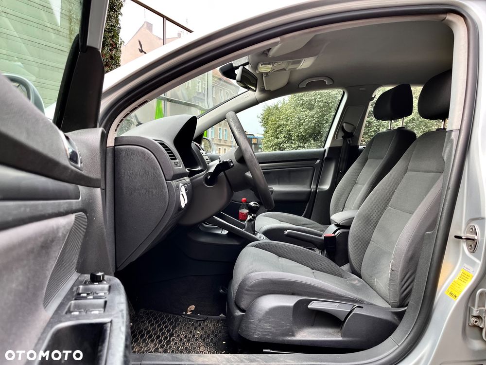 Volkswagen Golf - 11