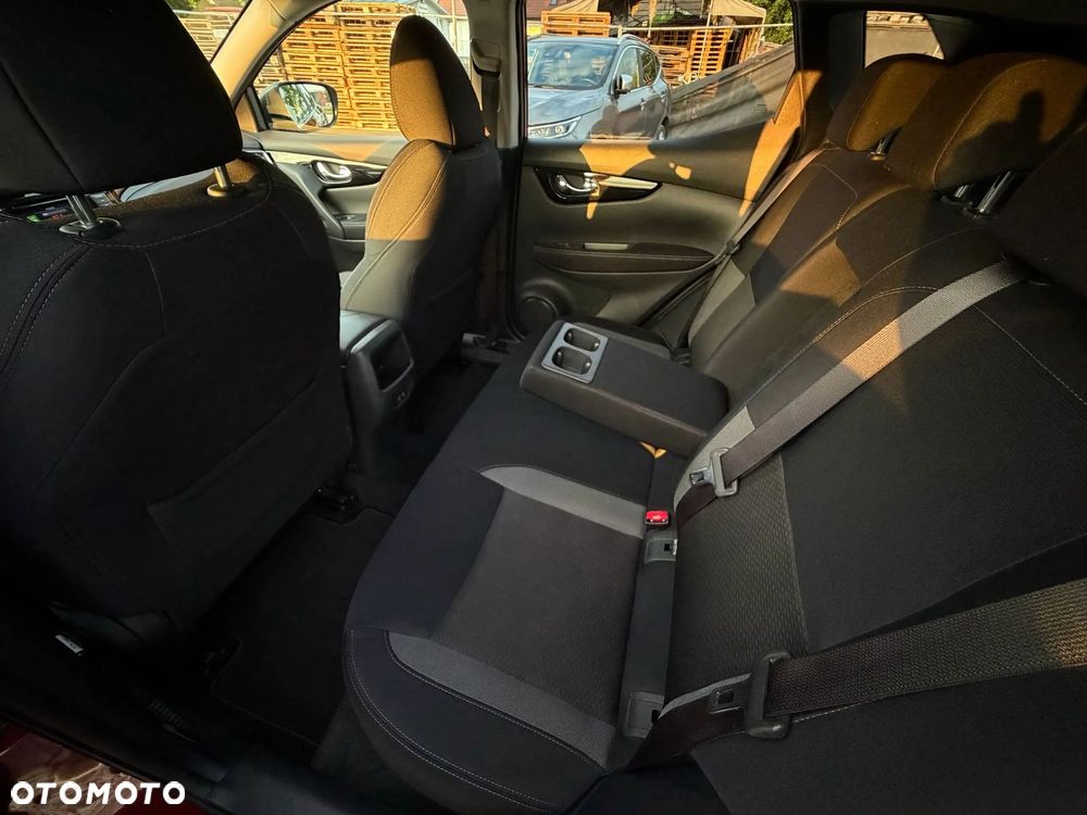 Nissan Qashqai 1.3 DIG-T N-Connecta EU6d - 22