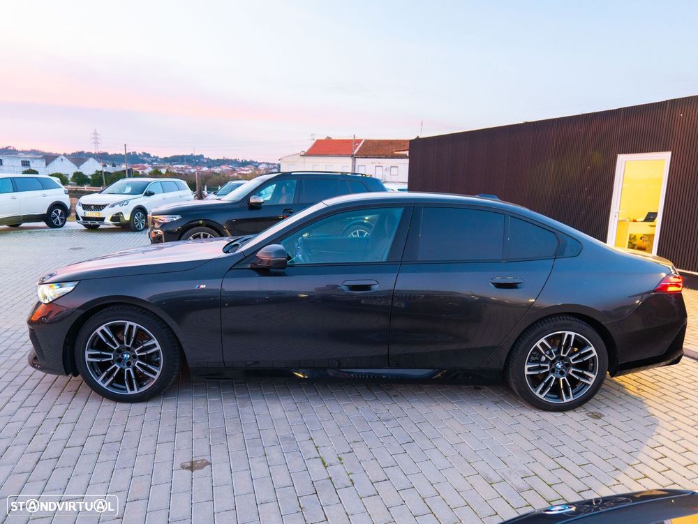 BMW 520 d Pack Desportivo M - 8