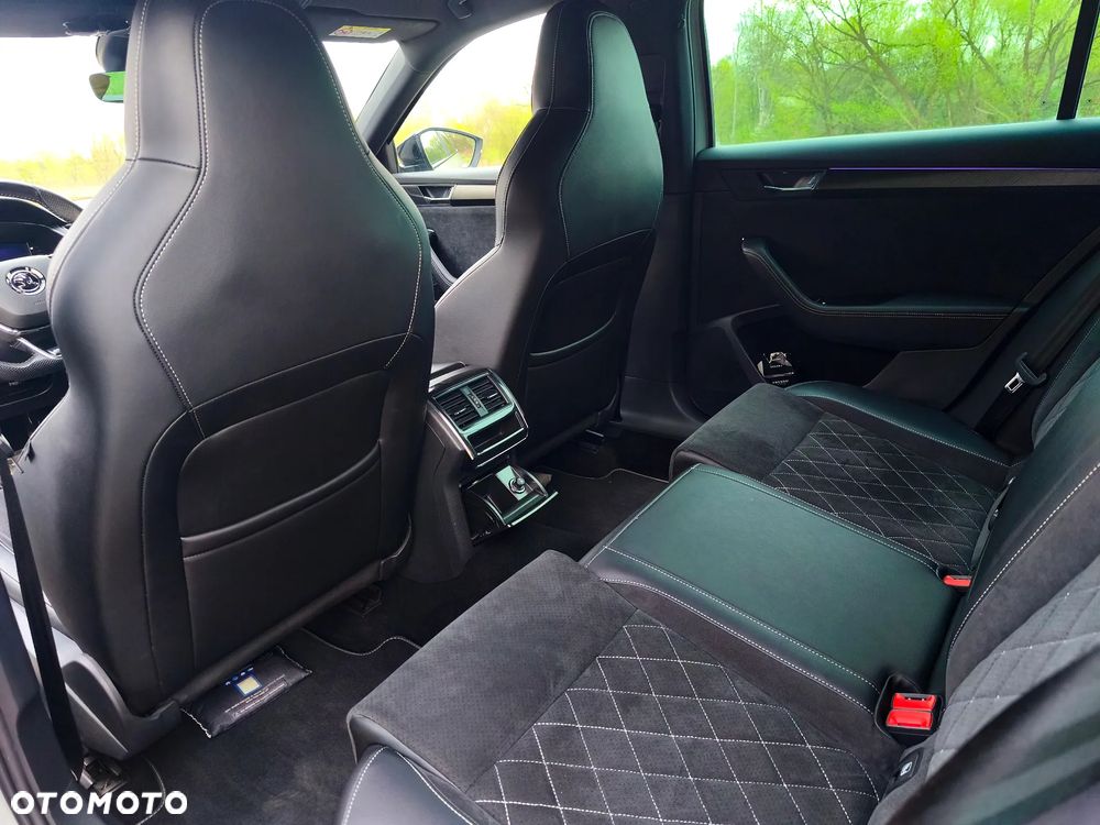 Skoda Superb 2.0 TSI Sportline DSG - 17