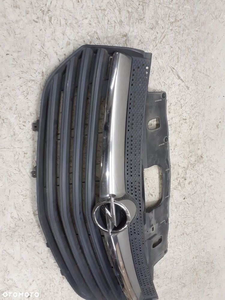 GRILL ATRAPA OPEL VIVARO 14-> - 3