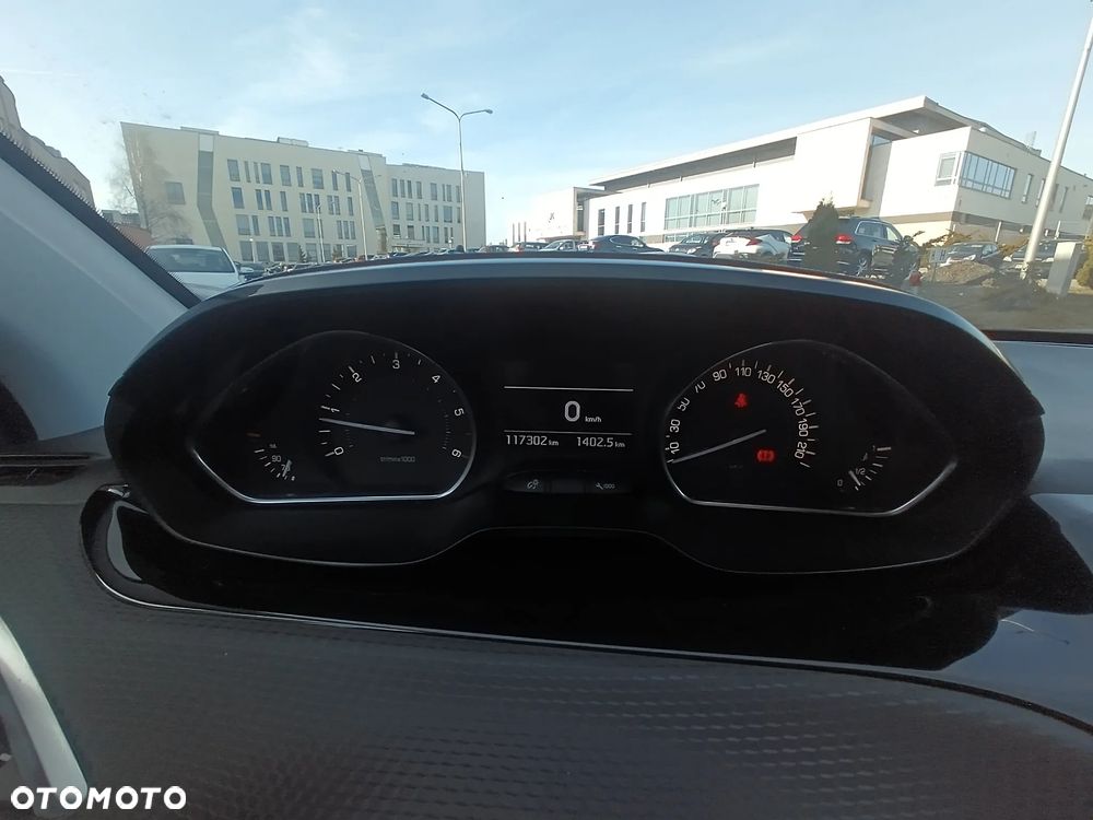 Peugeot 2008 1.6 BlueHDi Style - 9
