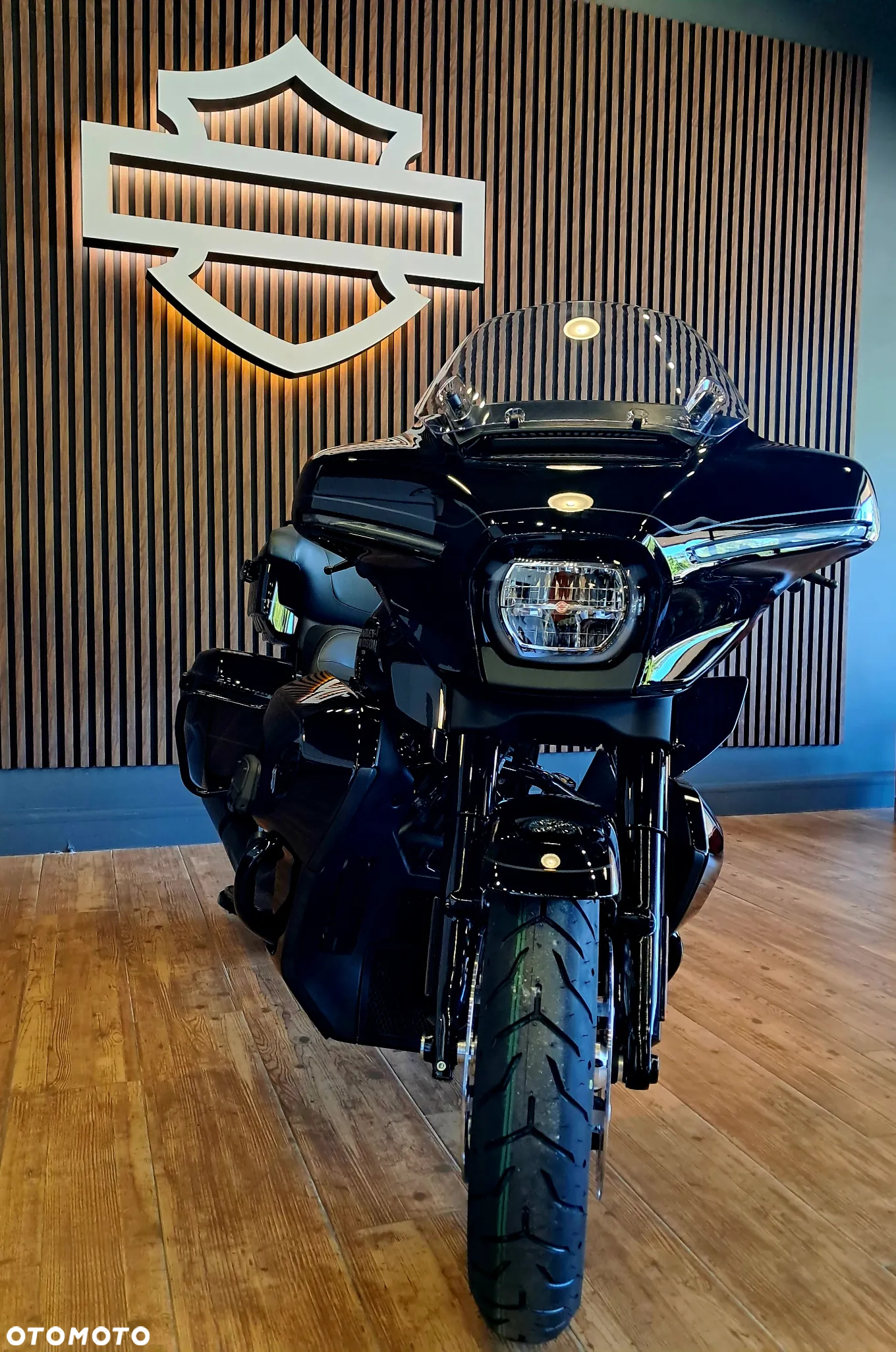 Harley-Davidson Touring Street Glide - 11