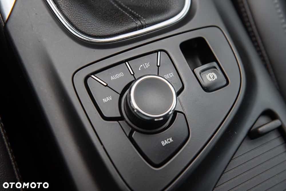 Opel Insignia 2.0 CDTI ecoFLEX Business Cosmo - 23