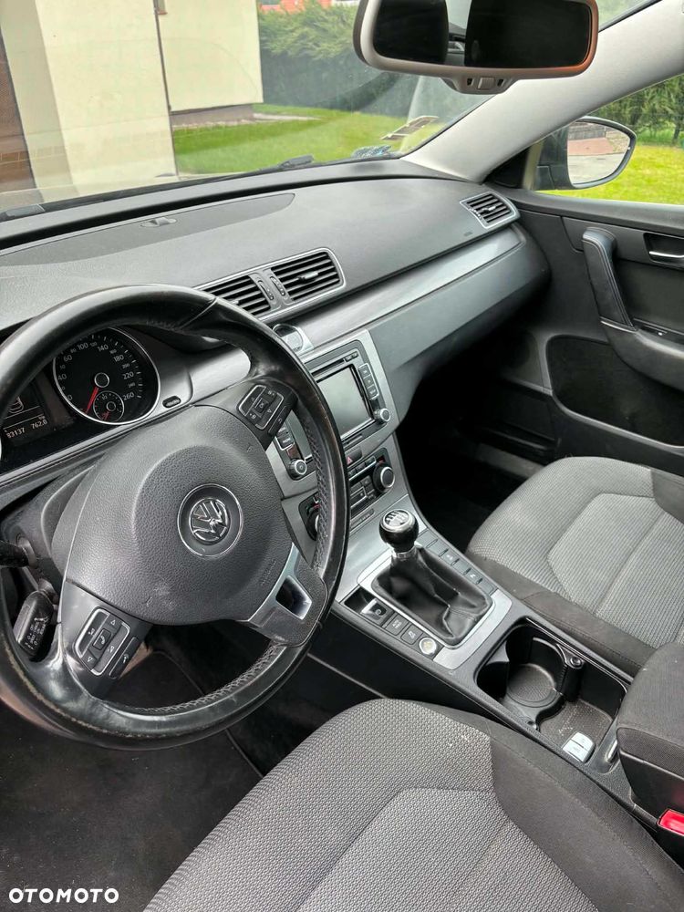 Volkswagen Passat - 6