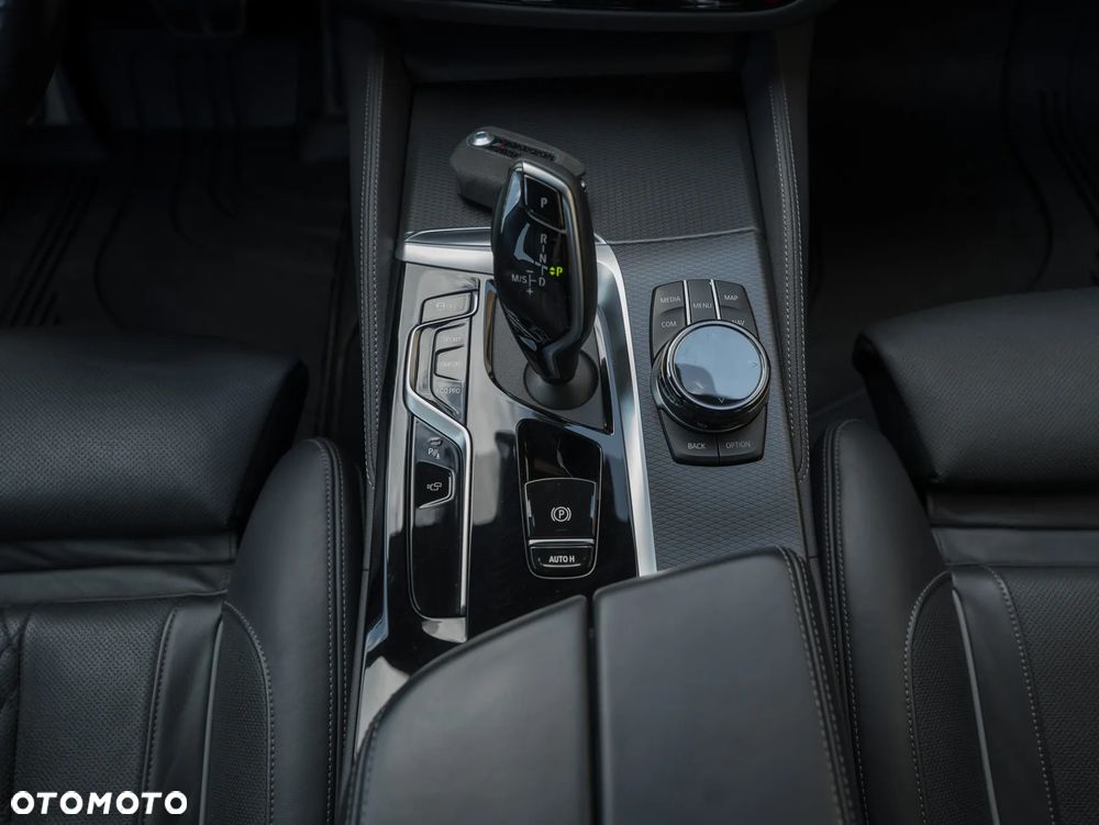 BMW Seria 5 540d xDrive mHEV M Sport sport - 28